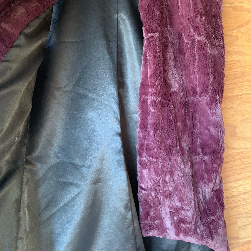 Vest - Picture 2 of 4